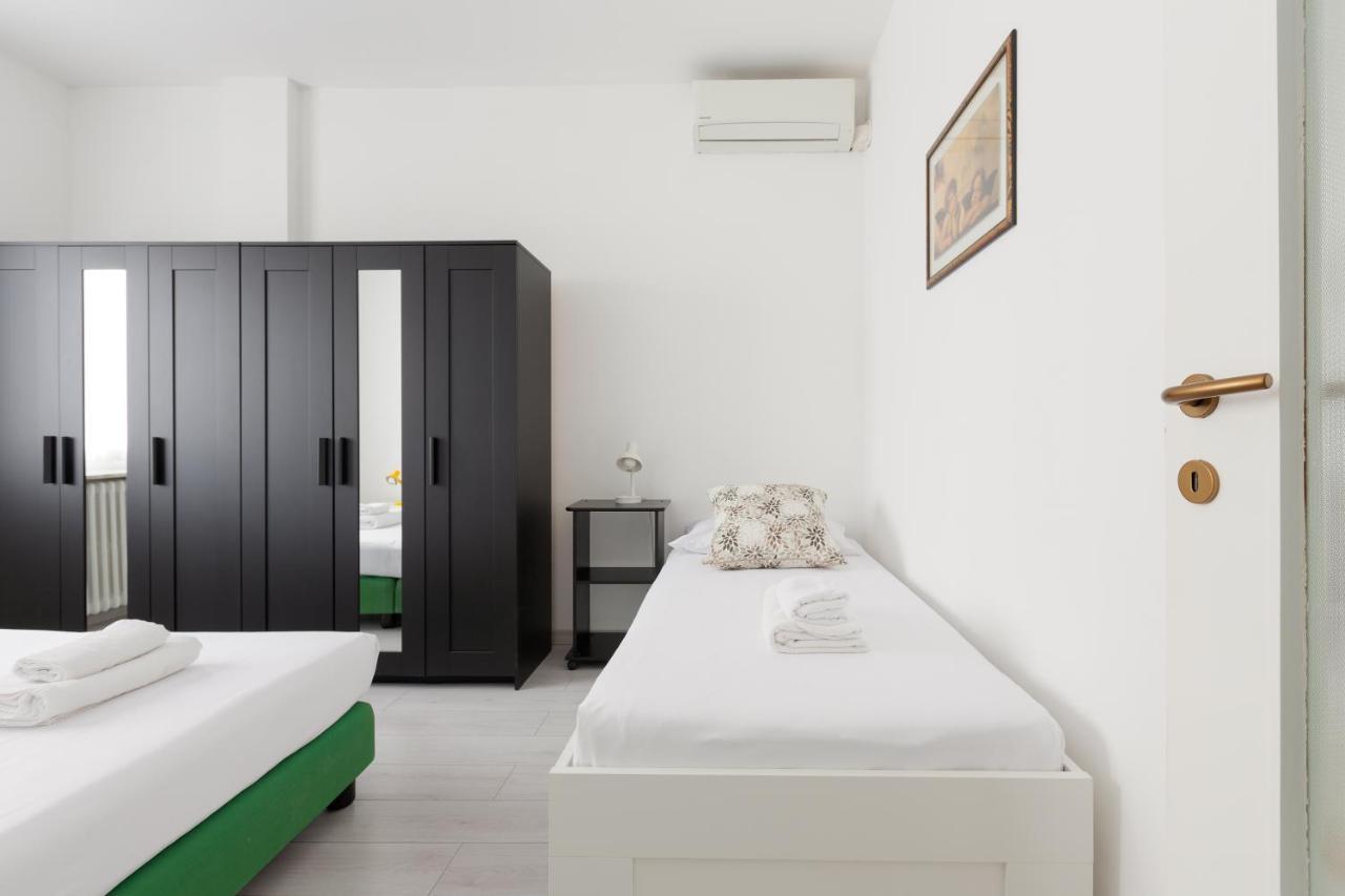 Apartment With Balcony -Bisceglie Red Line Subway Μιλάνο Εξωτερικό φωτογραφία