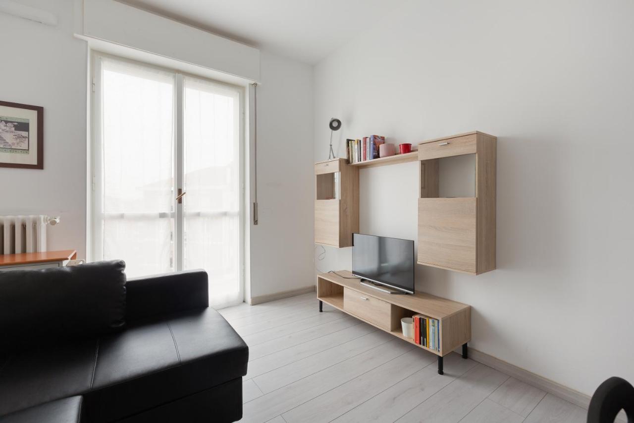 Apartment With Balcony -Bisceglie Red Line Subway Μιλάνο Εξωτερικό φωτογραφία